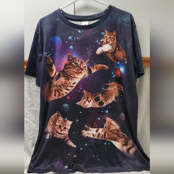 Cosmo Kitty T Shirt - Picture 2 of 3